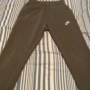 Size XS in mens dark green nike sweet pants
